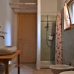 Strohballenhaus Valle Delle Rose * Barchi