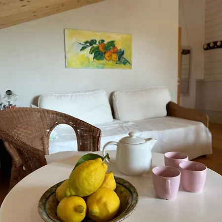 Strohballenhaus Valle Delle Rose * Barchi