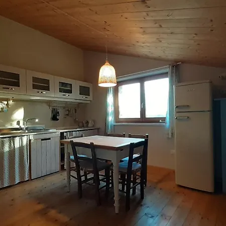 Strohballenhaus Valle Delle Rose